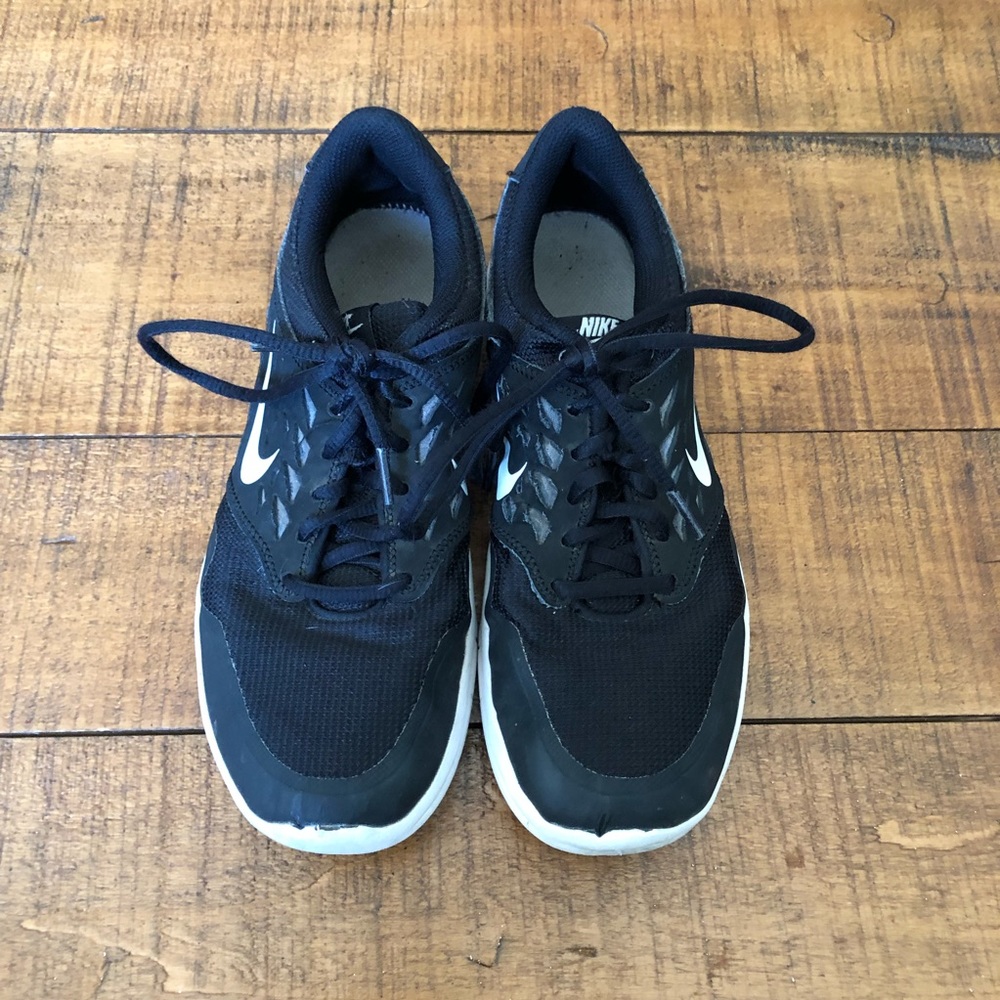 Nike shoes size 9 women’s